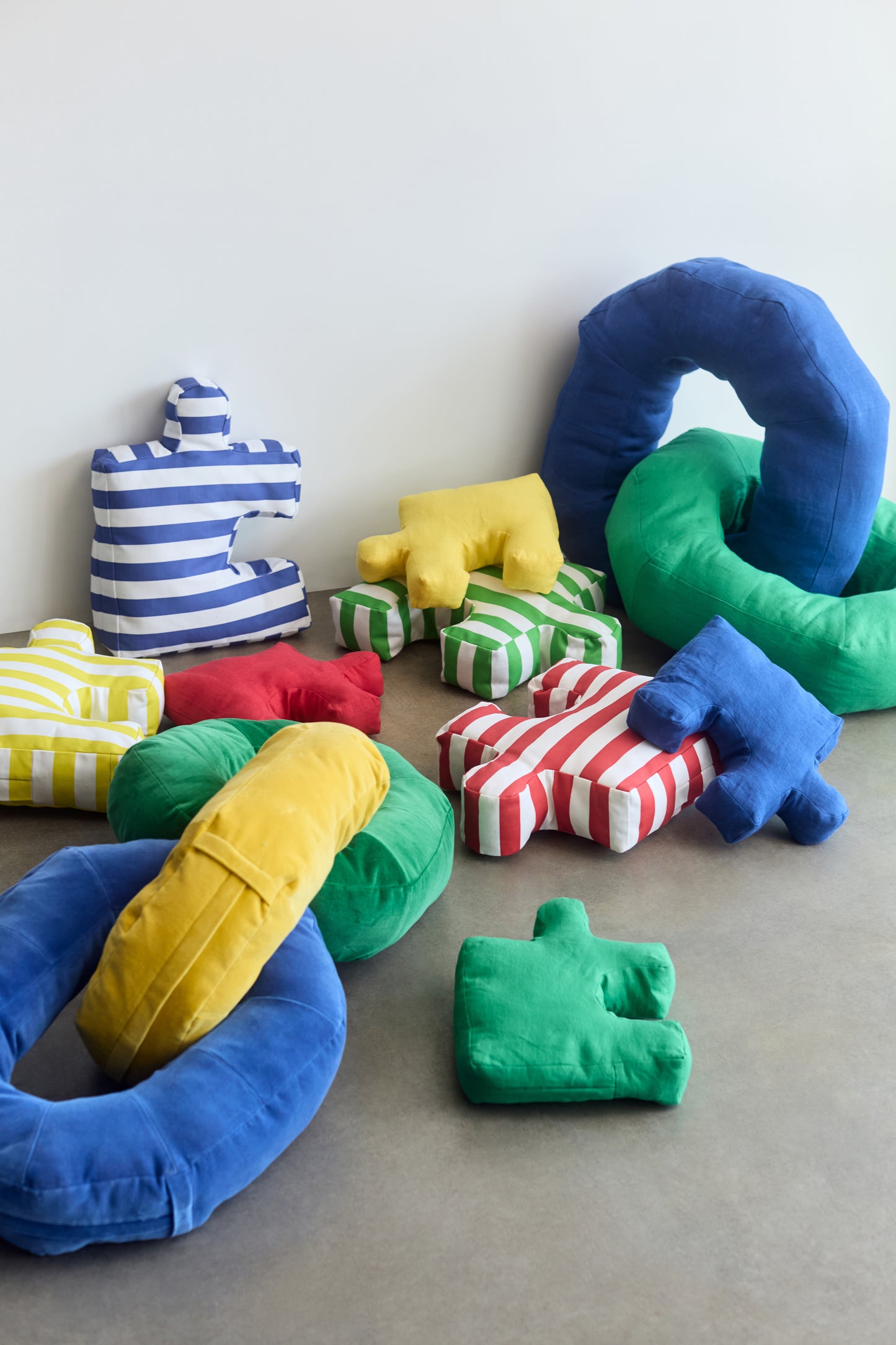 Off The Chain Pillow PDF Pattern